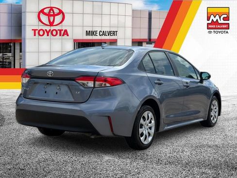 Used 2024 Toyota Corolla LE FWD image 5