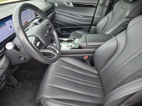 Used 2025 Genesis GV80 2.5T Standard AWD/4WD image 8