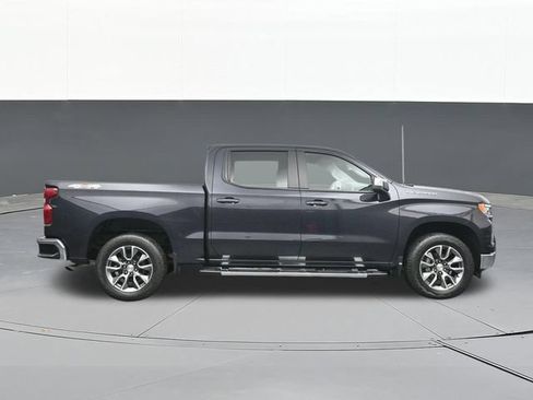 Used 2024 Chevrolet Silverado 1500 LT AWD/4WD image 16