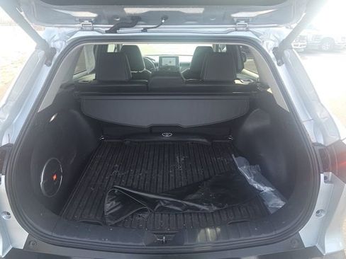 Used 2024 Toyota Corolla Cross XLE w/ Convenience Package image 12