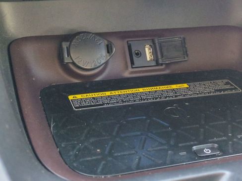 Used 2019 Toyota RAV4 Limited image 23