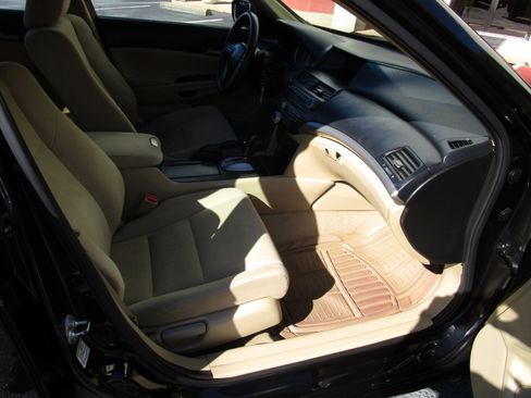 Used 2011 Honda Accord LX-P image 25