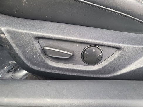 Used 2025 Ford Mustang Premium image 17