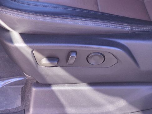 Used 2024 Chevrolet Silverado 2500 High Country w/ High Country Premium Package image 18