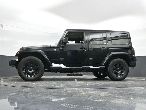 Used 2014 Jeep Wrangler Unlimited Sahara image 48