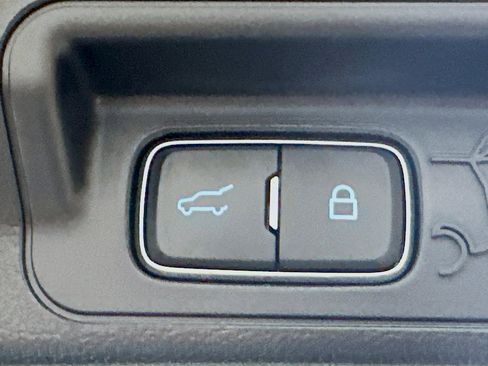 Used 2024 Ford Explorer XLT w/ Equipment Group 202A image 30