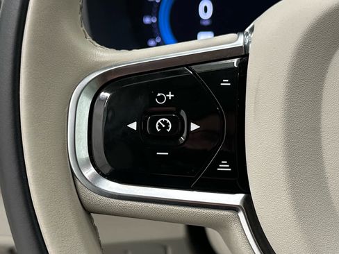 Used 2024 Volvo XC90 B5 Plus image 27