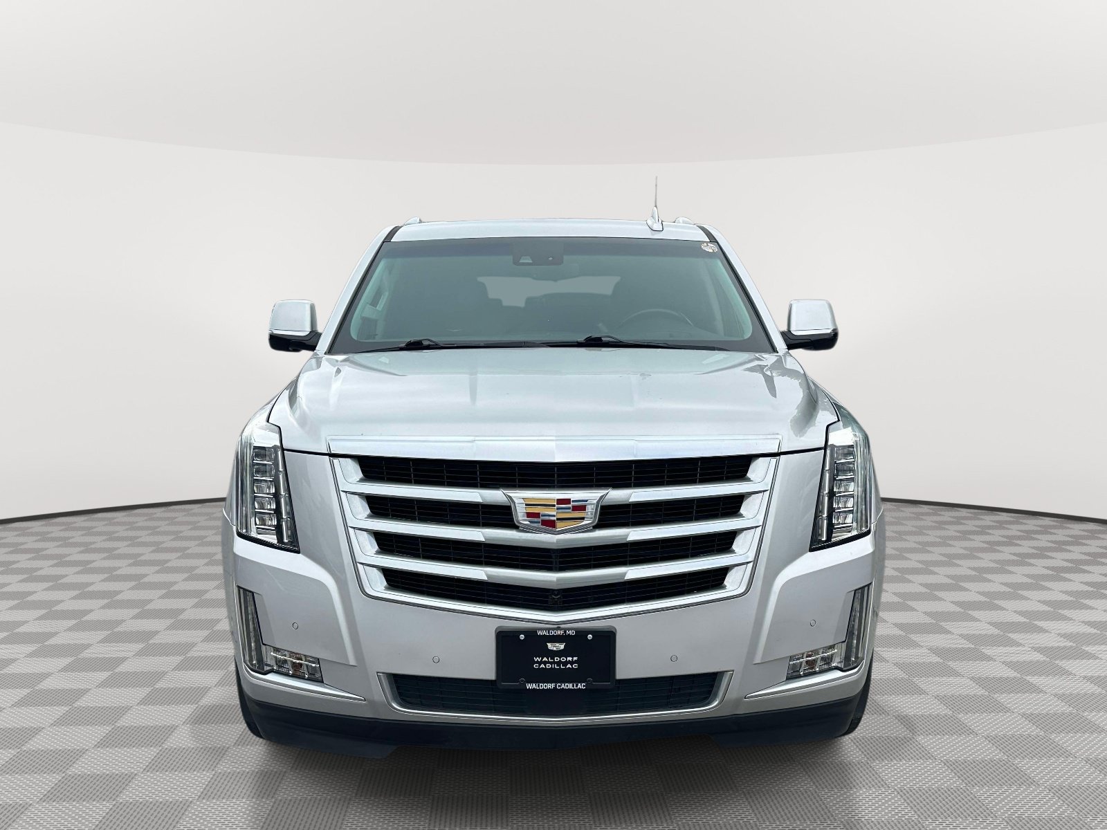 Used 2020 Cadillac Escalade Premium Luxury AWD/4WD image 2