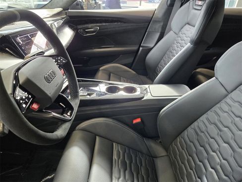 New 2026 Audi RS e-tron GT performance image 25