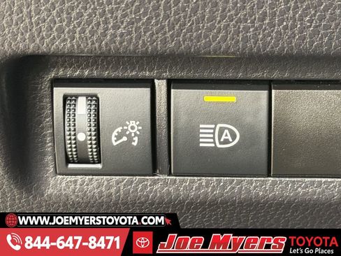 Used 2025 Toyota RAV4 XLE image 25