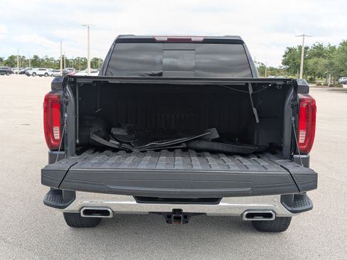 Used 2022 GMC Sierra 1500 SLT w/ SLT Premium Plus Package AWD/4WD image 14