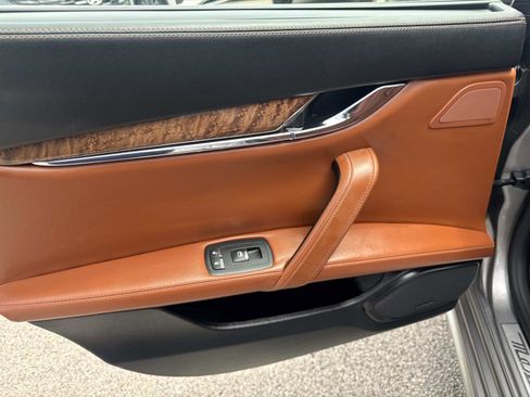 Used 2018 Maserati Quattroporte S GranLusso Q4 AWD/4WD image 9