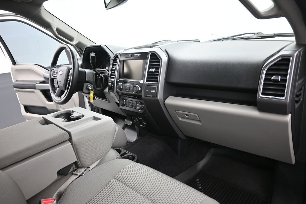 Used 2015 Ford F150 XLT w/ Equipment Group 302A Luxury AWD/4WD image 3