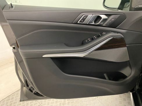 Used 2026 BMW X5 xDrive40i w/ Premium Package image 11