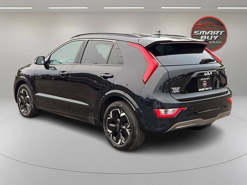 Used 2024 Kia Niro Wind w/ Wind Preserve Package FWD image 7
