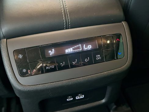 Used 2025 Nissan Pathfinder SV image 26