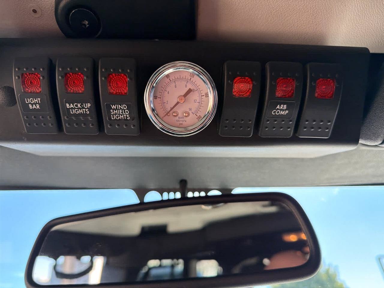 Used 2017 Jeep Wrangler Unlimited Sahara w/ Connectivity Group AWD/4WD image 19
