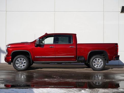 Used 2025 Chevrolet Silverado 3500 High Country w/ High Country Premium Package image 6