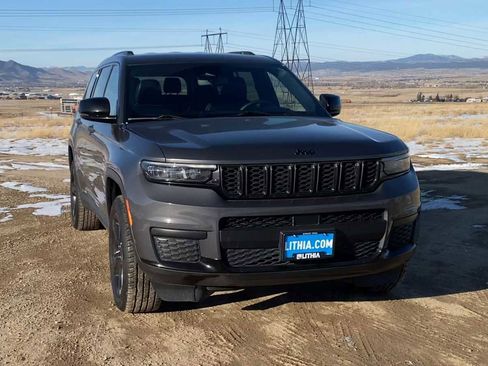 Certified 2023 Jeep Grand Cherokee L Laredo image 4