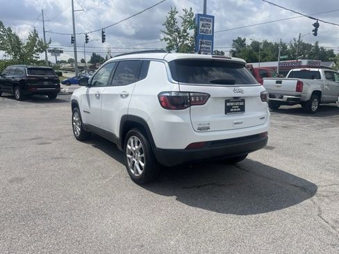 Used 2023 Jeep Compass Latitude image 4