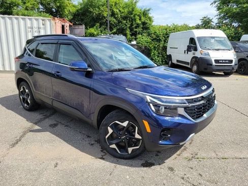 Used 2024 Kia Seltos EX AWD/4WD image 1