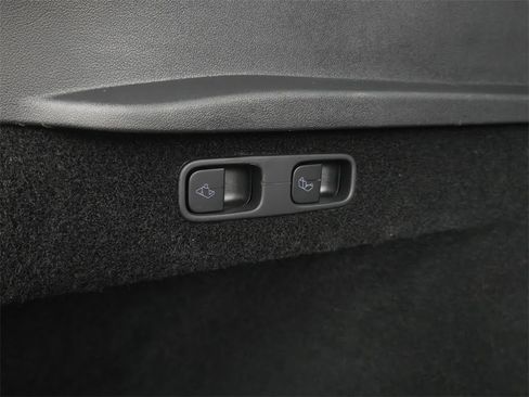 Used 2023 Tesla Model Y Long Range image 21