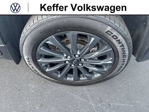 Used 2023 Chevrolet Traverse RS AWD/4WD image 38