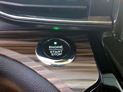 Used 2021 Ford Explorer Limited w/ Equipment Group 301A image 15