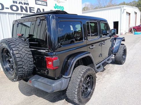 Used 2018 Jeep Wrangler Unlimited Rubicon image 3