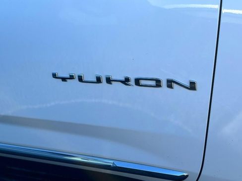Used 2024 GMC Yukon XL SLT image 5