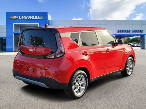 Used 2025 Kia Soul LX w/ LX Technology Package image 4