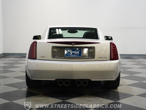 Used 2006 Cadillac XLR V image 10