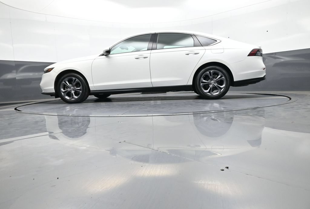 Certified 2023 Honda Accord EX image 32