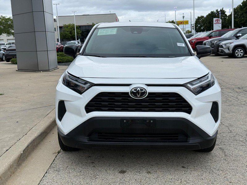 Used 2023 Toyota RAV4 LE AWD/4WD image 8