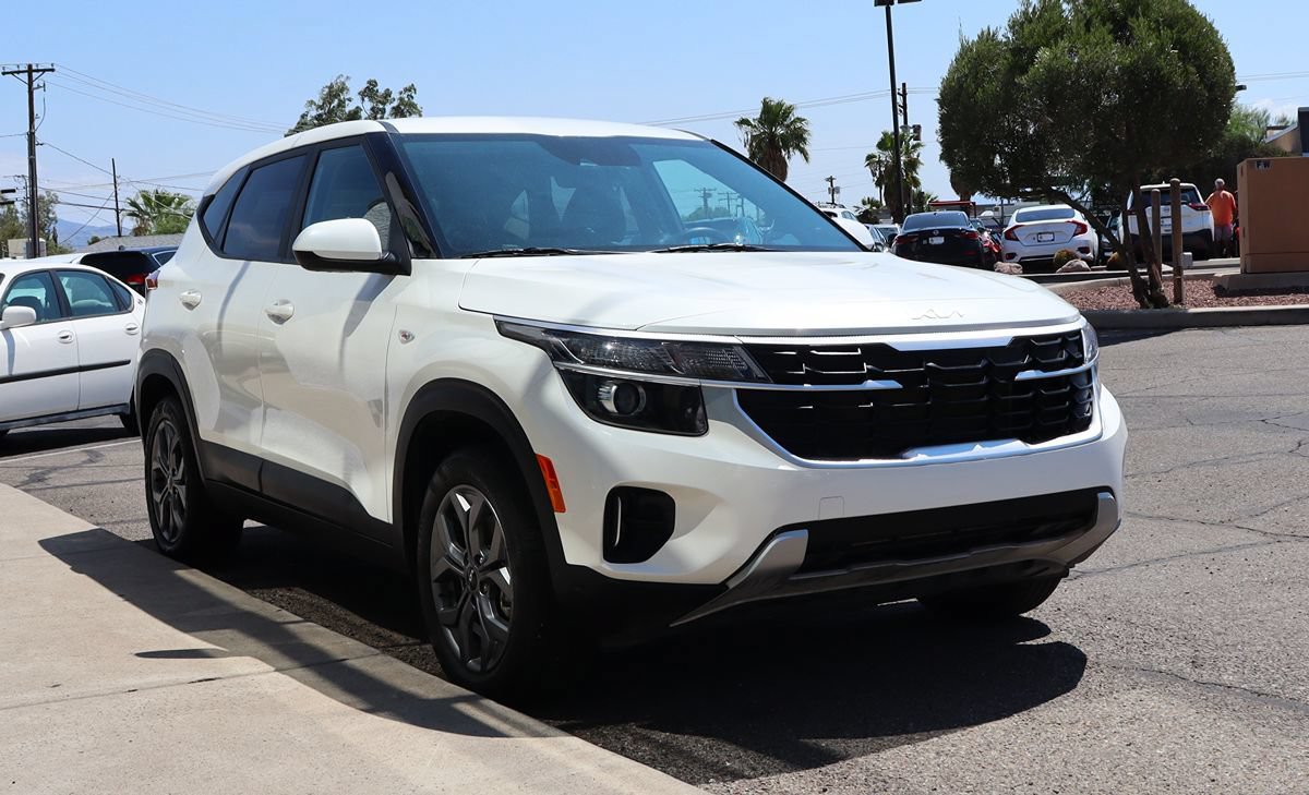 Used 2024 Kia Seltos LX AWD/4WD image 14