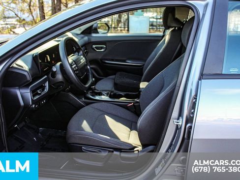 Used 2025 Kia K4 FWD image 17