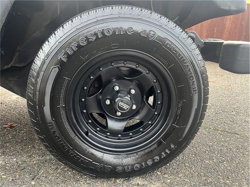 Used 2002 Jeep Wrangler SE image 9