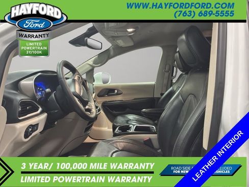 Used 2022 Chrysler Pacifica Touring-L FWD image 13