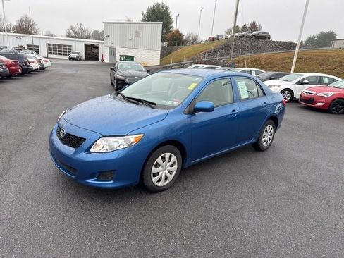 Used 2010 Toyota Corolla LE image 4