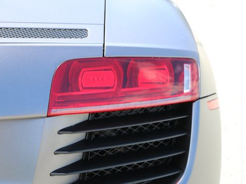 Used 2011 Audi R8 V8 AWD/4WD image 7