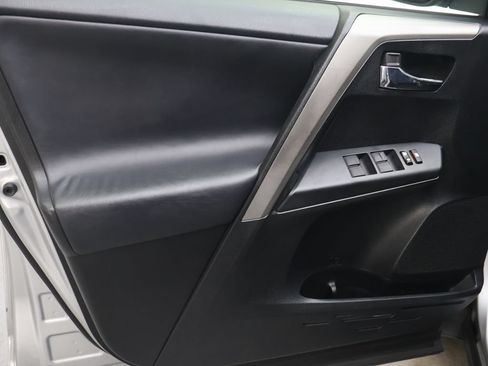 Used 2016 Toyota RAV4 XLE FWD image 15