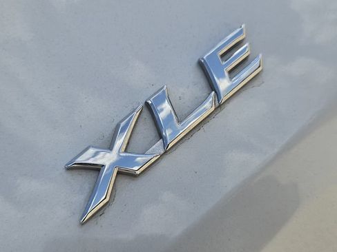 Certified 2026 Toyota Sienna XLE FWD image 9