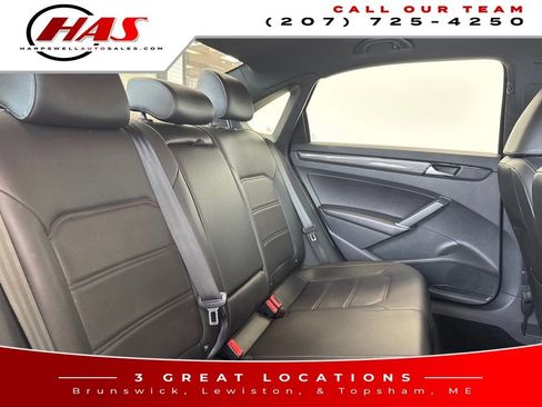 Used 2022 Volkswagen Passat 2.0T R-Line image 11