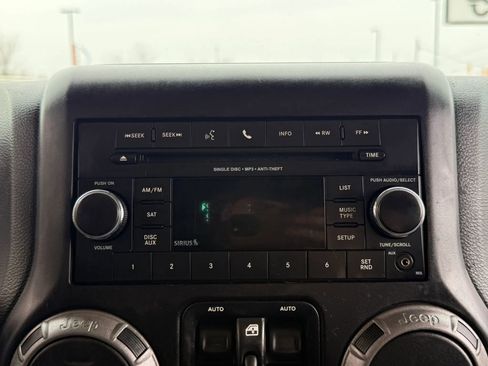 Used 2015 Jeep Wrangler Unlimited Sport image 31