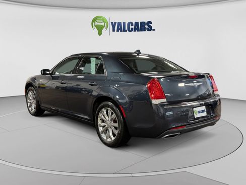 Used 2018 Chrysler 300 Touring L AWD/4WD image 3