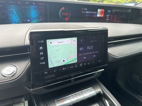 Used 2024 Lincoln Nautilus Premier w/ Jet Appearance Package image 22