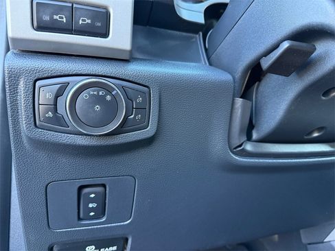 Certified 2022 Ford F250 Lariat w/ Chrome Package image 21