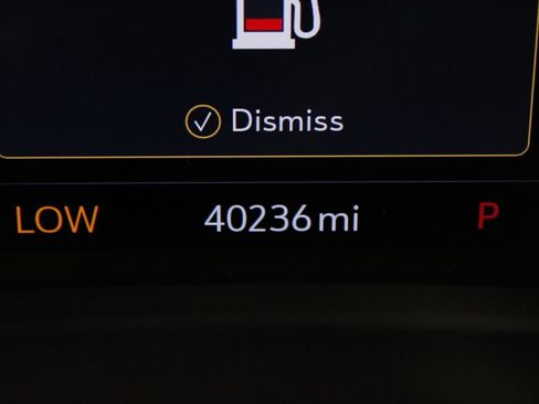 Used 2022 Buick Envision Essence w/ Sport Touring Package FWD image 27
