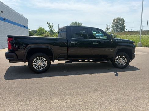 Used 2022 Chevrolet Silverado 2500 High Country w/ Safety Package II AWD/4WD image 11