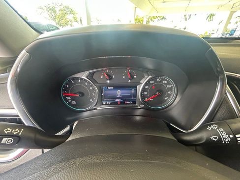 Used 2023 Chevrolet Equinox LT image 40